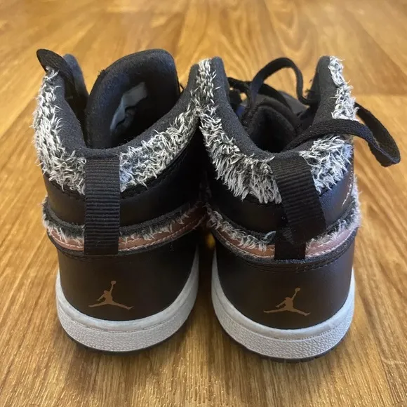 Nike Jordan Retro 1 Furry Rug‎ Rose Gold Toddler Shoes 10C Sneakers 705324-022