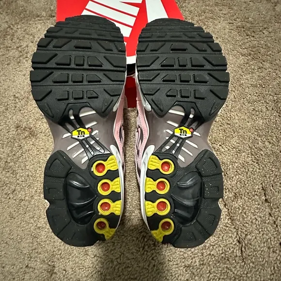 Nike Kid’s NIKE AIR MAX PLUS (GS) Pink Sneakers