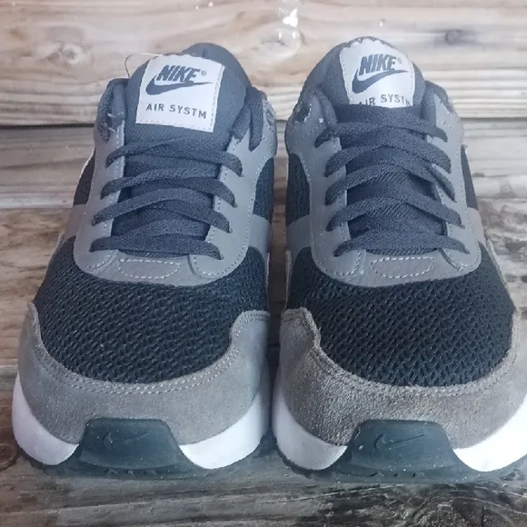 Nike Men's Black and Gray Air Max Sneakers
