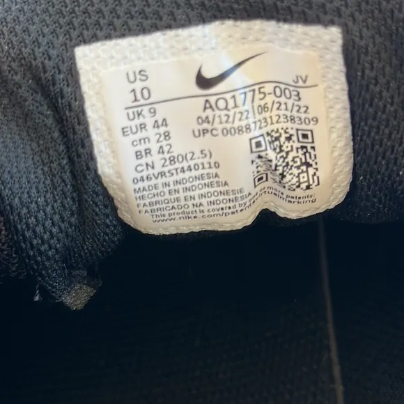Nike men’s Ebernon black stitched leather retro-style low court shoes, size 10