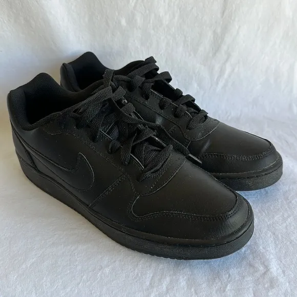 Nike men’s Ebernon black stitched leather retro-style low court shoes, size 10
