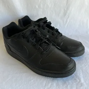 Nike men’s Ebernon black stitched leather retro-style low court shoes, size 10