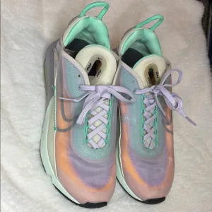 Nike Orange Green Sneakers with Fashion-Forward Design