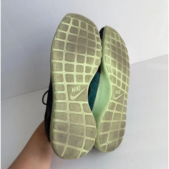 NIKE Roshe One Sneakers Teal Metallic Iridescent Holographic Shoes Womens 9.5