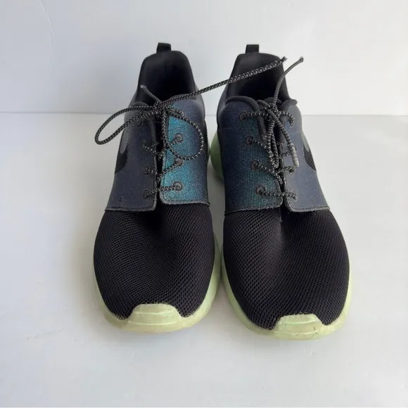 NIKE Roshe One Sneakers Teal Metallic Iridescent Holographic Shoes Womens 9.5