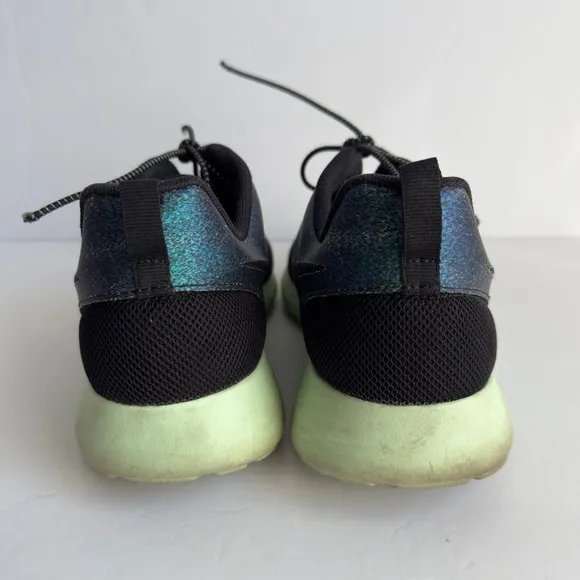 NIKE Roshe One Sneakers Teal Metallic Iridescent Holographic Shoes Womens 9.5