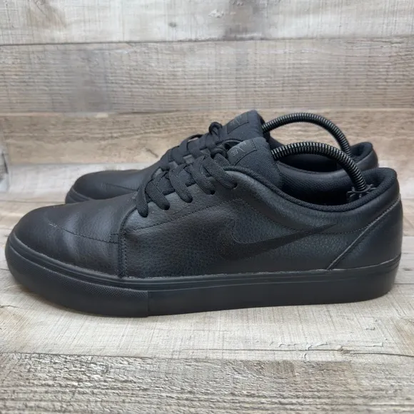 Nike SB Satire L Skateboard Sneakers Mens Size 10.5 10 1/2 Black Leather Shoes