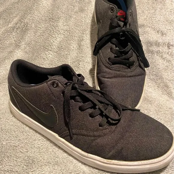 Nike Shoes Men's Size 11.5 SB Solarsoft Skateboard Sneakers