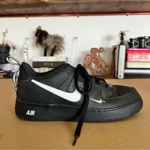NIKE The Air Force 1 '07 Lv8 Utility Grade School Lifestyle Shoes