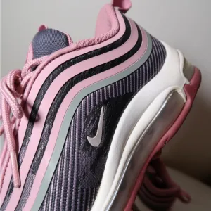 Nike Women's Pink and Black Sneakers