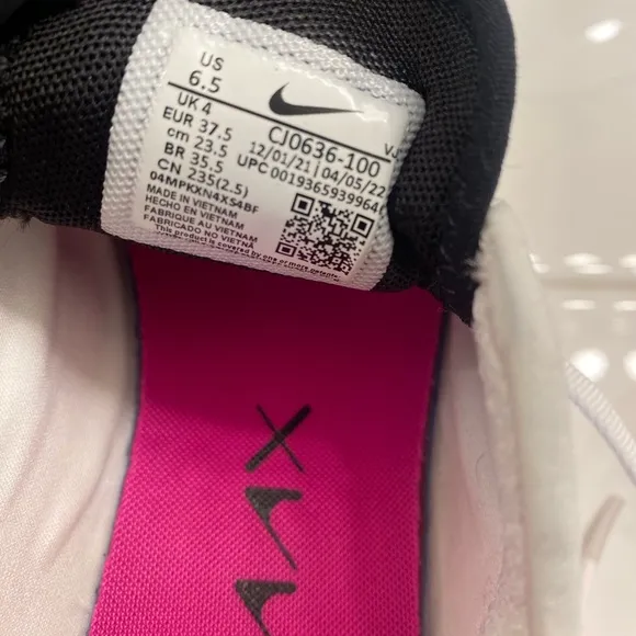 Nike Women's White and Pink Sneakers