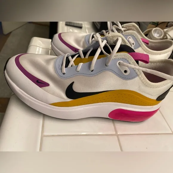 Nike Women's White and Pink Sneakers