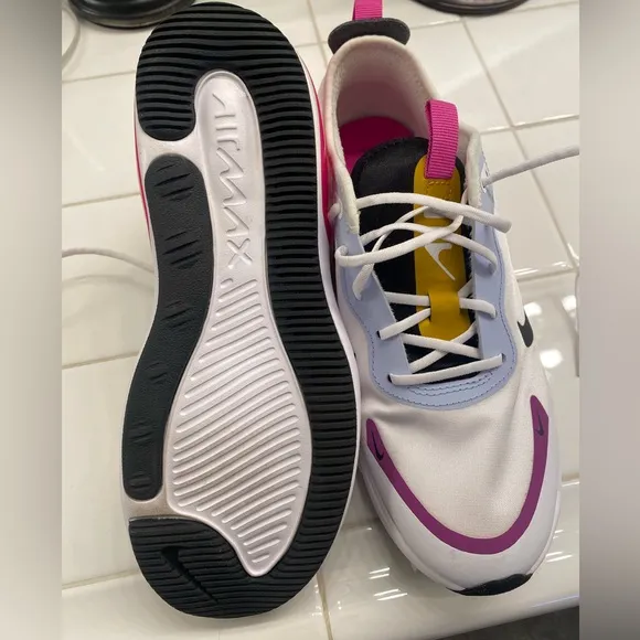 Nike Women's White and Pink Sneakers