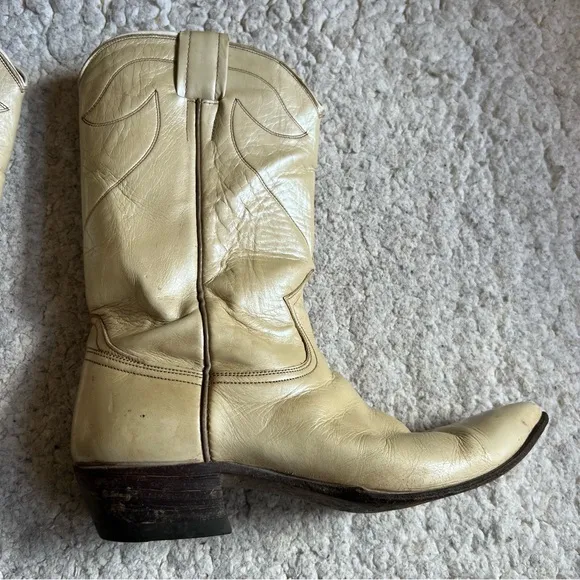 Nocona Women's Vintage Iridescent Cream Western Cowboy Boots Size 8C