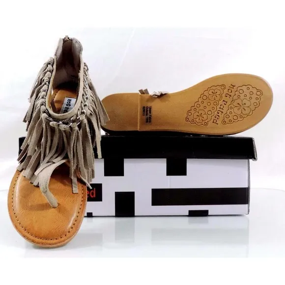 Not Rated Keep The Peace Fringe Flat Thong Sandals Taupe Size 6.5