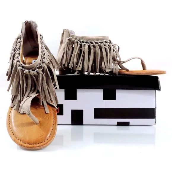 Not Rated Keep The Peace Fringe Flat Thong Sandals Taupe Size 6.5