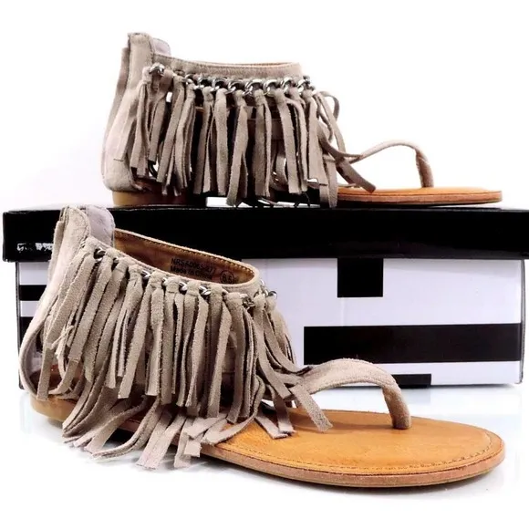 Not Rated Keep The Peace Fringe Flat Thong Sandals Taupe Size 6.5