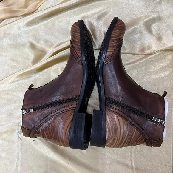 NWB Moda Max leather shoes boot dress