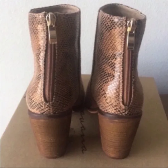 NWB Vintage Havana Rook Booties