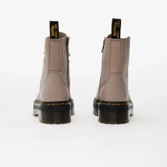 NWOB  Dr. Martens Jadon lll Boots Vintage Taupe Pisa