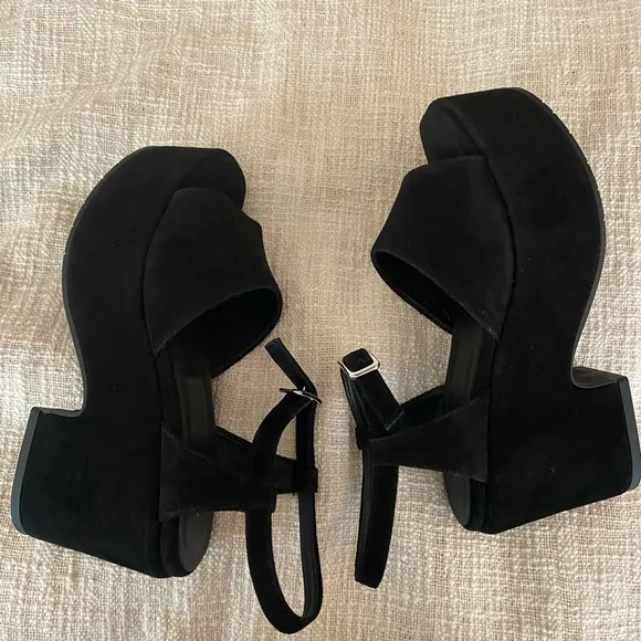 NWOB Made in Italy Aquatalia Black Suede Emmie Platform Sandal Size 8