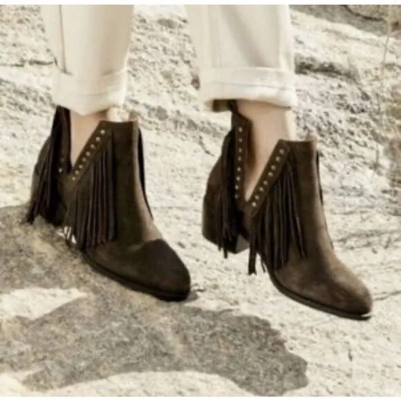 NWOB MYRA Women's Chocolate Brown Suede Fringe Cyno Boho Cowgirl Booties Size 7