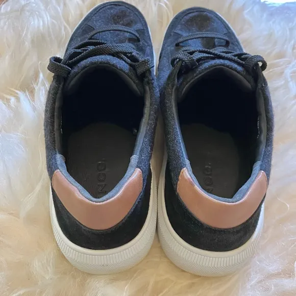 NWOB Vince Dawson Mixed LeatherSneakers in Charcoal Sz 8 (US) 41 (EU).