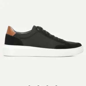 NWOB Vince Dawson Mixed LeatherSneakers in Charcoal Sz 8 (US) 41 (EU).