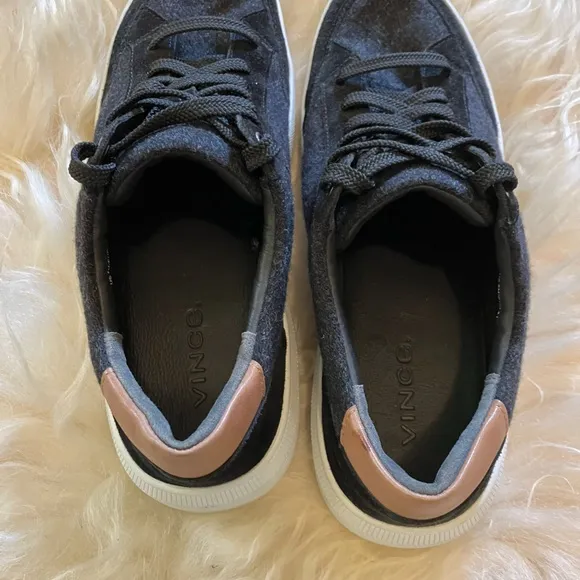 NWOB Vince Dawson Mixed LeatherSneakers in Charcoal Sz 8 (US) 41 (EU).