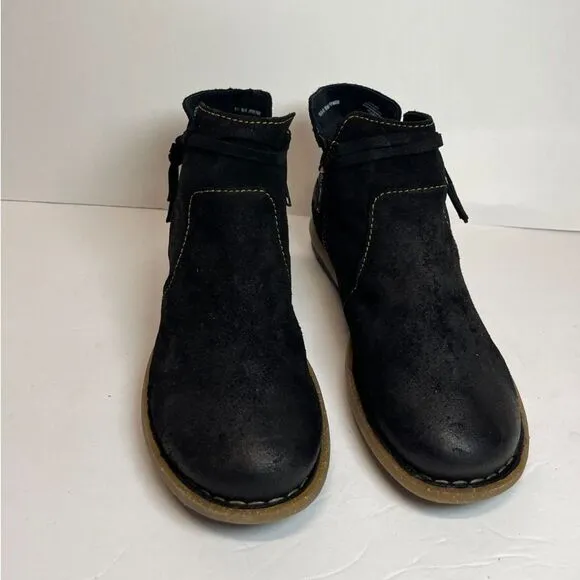 NWOT Born Wynter Comfort Booties Black Suede Ankle Boots - Size 10