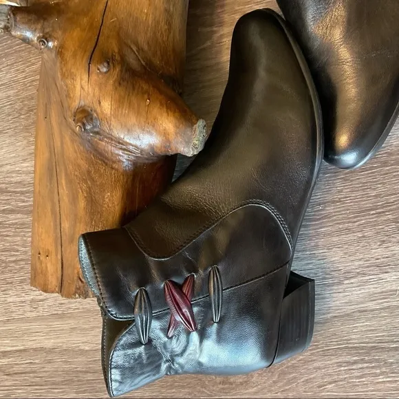 NWOT CANAL GRANDE BEATE Glove Soft  leather ANKLE BOOTS Black  SzEU39 US8/8.5