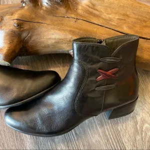 NWOT CANAL GRANDE BEATE Glove Soft  leather ANKLE BOOTS Black  SzEU39 US8/8.5