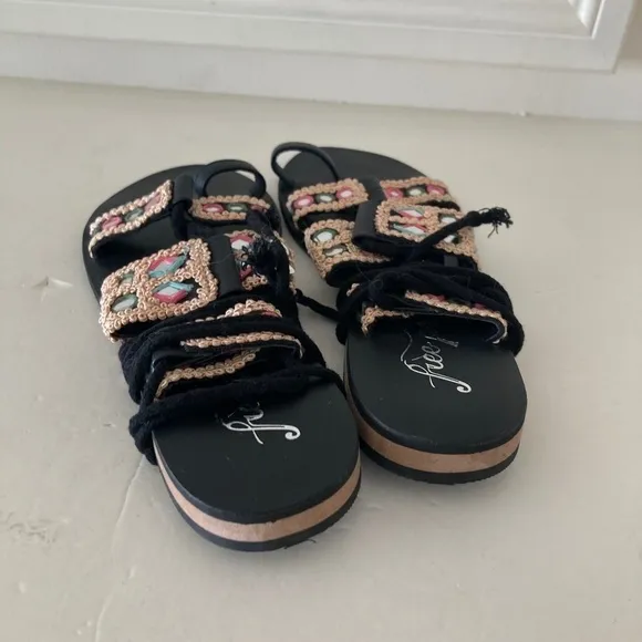 NWOT Free People Mantra Mirror Black Leather Boho Sandals Sz 37