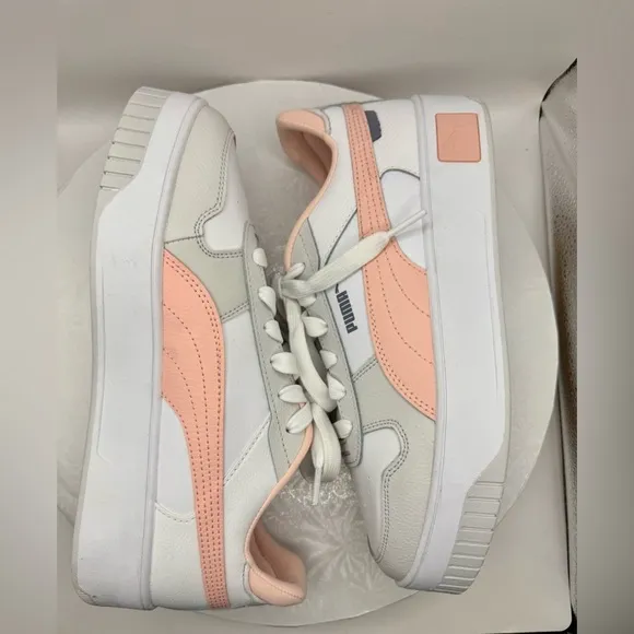 NWOT PUMA Carina Street Shoes 2.0 White and Peach Women’s Size 9.5