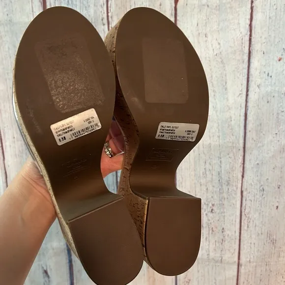 NWOT Schutz Dalle Vinyl Cutout Vinyl Sandal