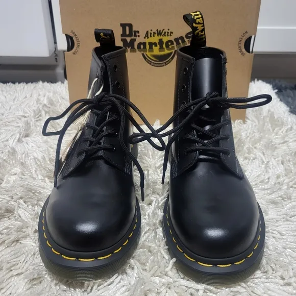NWT - Dr. Martens- Unisex- Black Leather Boots- Mens 9 Womens 10