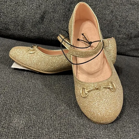 NWT Gold Glittery dress shoes