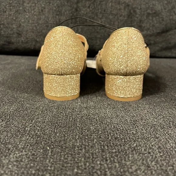 NWT Gold Glittery dress shoes