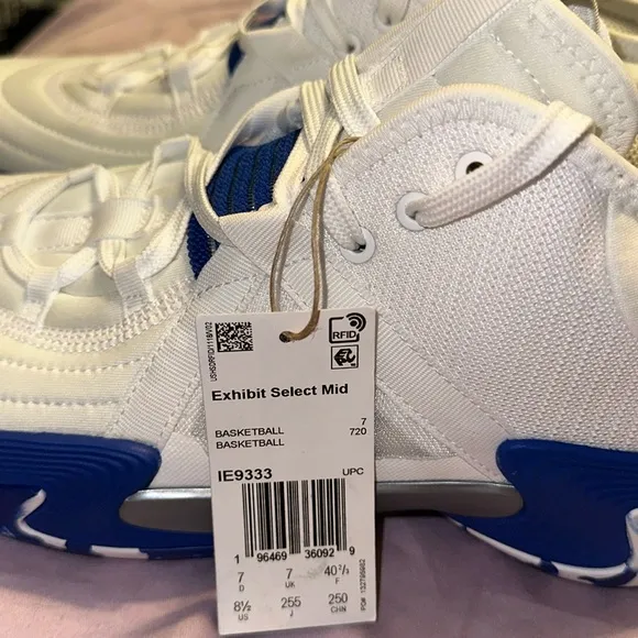 NWT LIGHTWEIGHT Adidas BASKETBALL SHOES WITH PLENTY OF STRUCTURE AND SUPPORT.