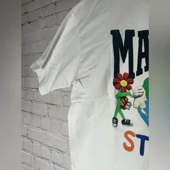 NWT MARKET STUDIOS SMILEY STUDIOS World Crew Neck Short Sleeve T-SHIRT Mens L