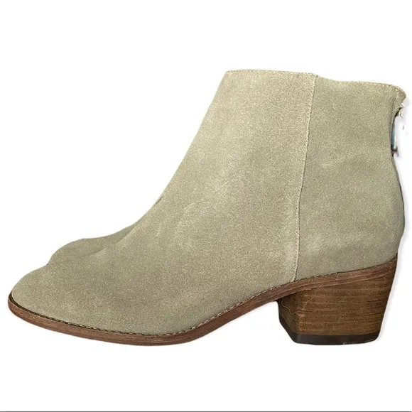 NWT Matt Bernson Beige Suede ankle boots Boho Booties Size 8