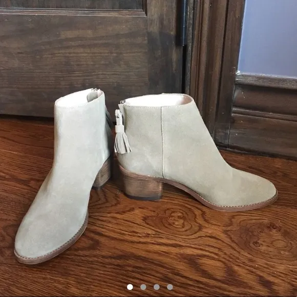 NWT Matt Bernson Beige Suede ankle boots Boho Booties Size 8