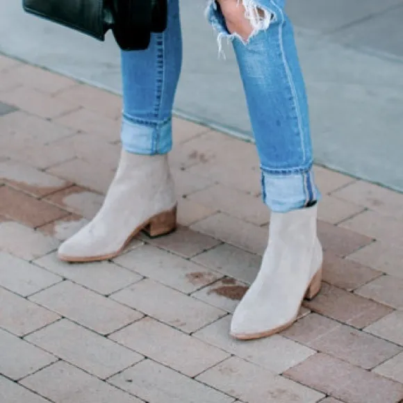 NWT Matt Bernson Beige Suede ankle boots Boho Booties Size 8