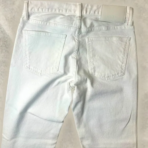 NWT Moussy Vintage ‘Buffalo’ Raw Cut Step Hem Skinny Jeans in White Size 24