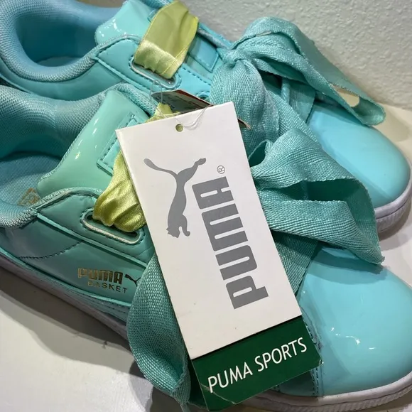 NWT Puma Basket Heart Patent Junior Trainers Shoes Aruba Blue Size 5C or 6.5W