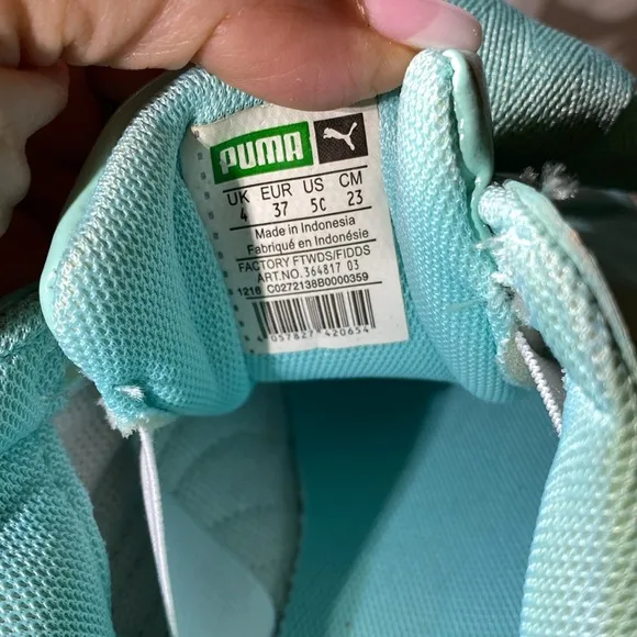 NWT Puma Basket Heart Patent Junior Trainers Shoes Aruba Blue Size 5C or 6.5W