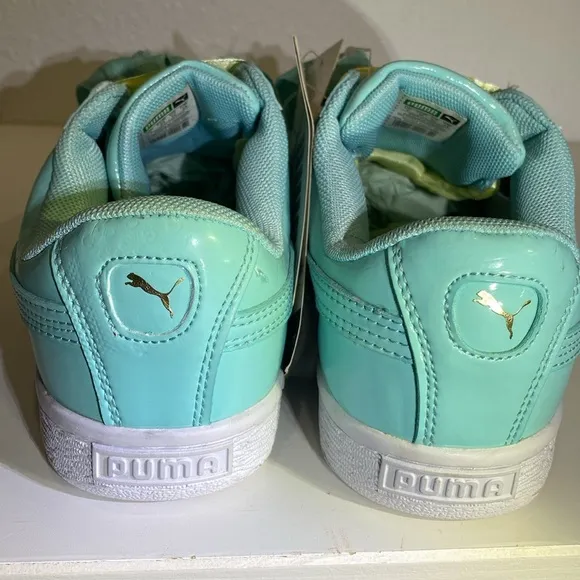 NWT Puma Basket Heart Patent Junior Trainers Shoes Aruba Blue Size 5C or 6.5W