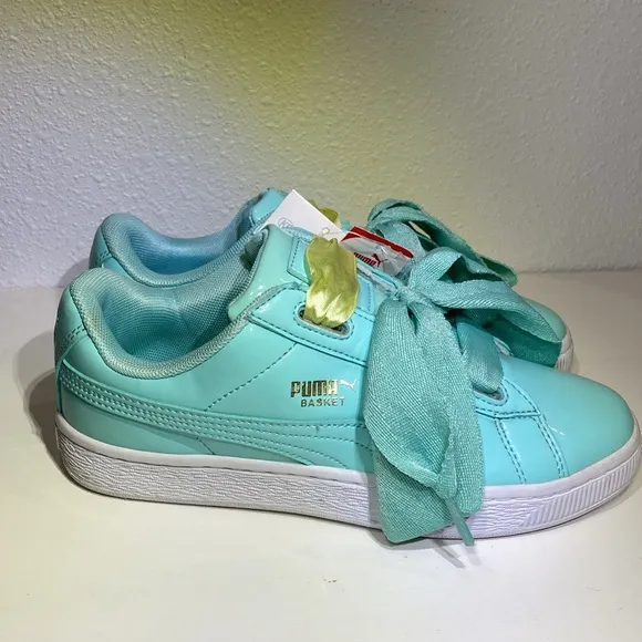NWT Puma Basket Heart Patent Junior Trainers Shoes Aruba Blue Size 5C or 6.5W