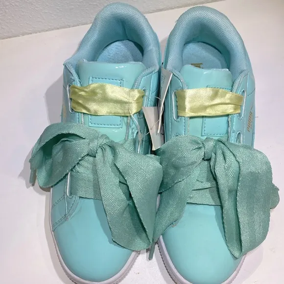 NWT Puma Basket Heart Patent Junior Trainers Shoes Aruba Blue Size 5C or 6.5W
