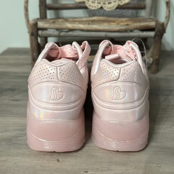 NWT Skechers GIRL'S SIZE 2 Street Uno Ice Prism Luxe Girls' Shoes NO BOX